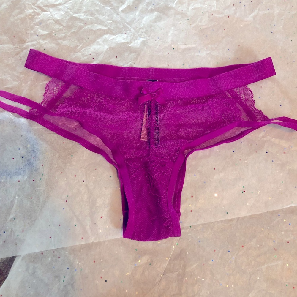 Brand New w/tags Victoria’s Secret deep pink lace cut out panty Sz Small